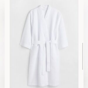 H & M waffle robe white